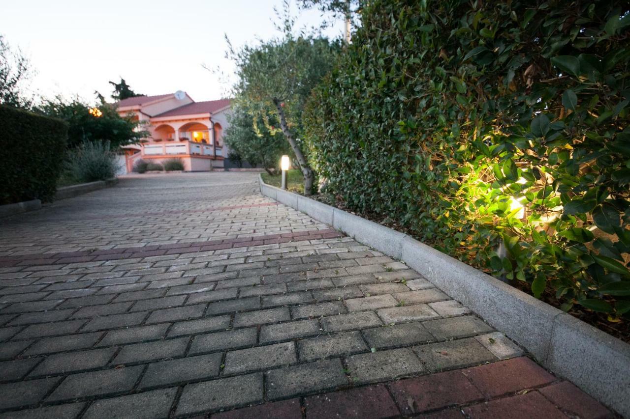 Holiday Home Antonio Dracevac Ninski Buitenkant foto