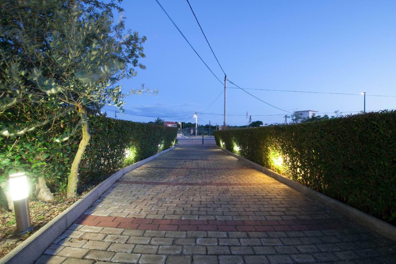 Holiday Home Antonio Dracevac Ninski Buitenkant foto